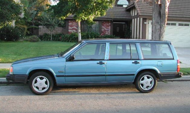 Volvo 745 Station Wagon